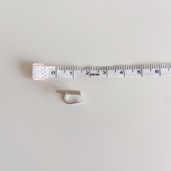 ASTRID & MIYU Basic Crystal Armour Ear Cuff - Picture 5 of 6